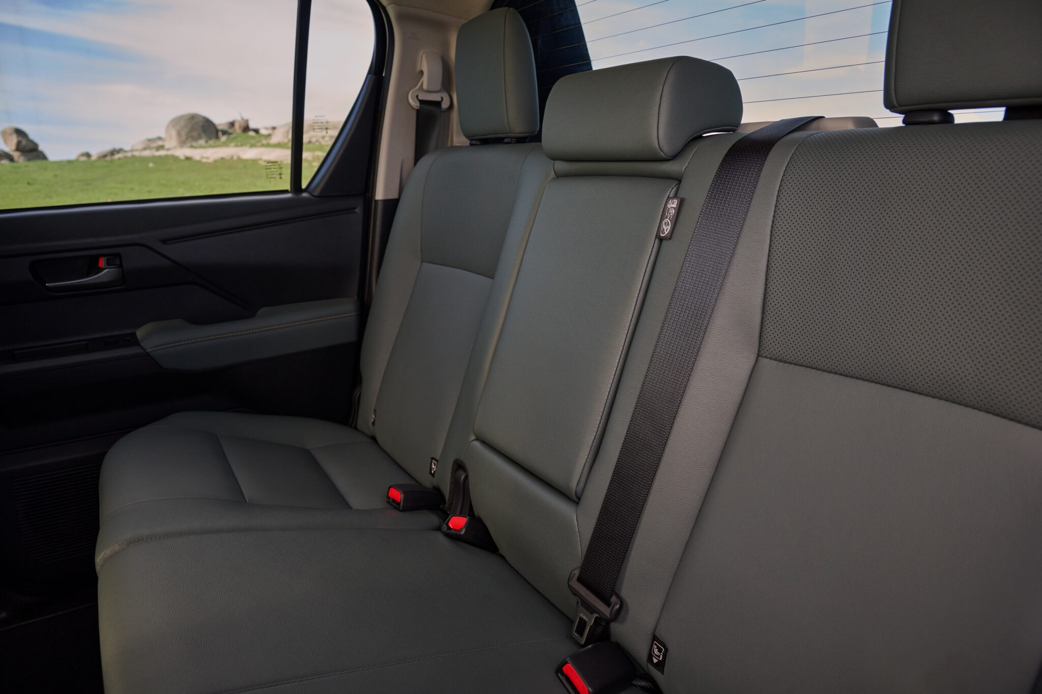TOYOTA UNVEILS NEW HILUX WITH BOLD DESIGN, ENHANCED SAFETY, AND ...